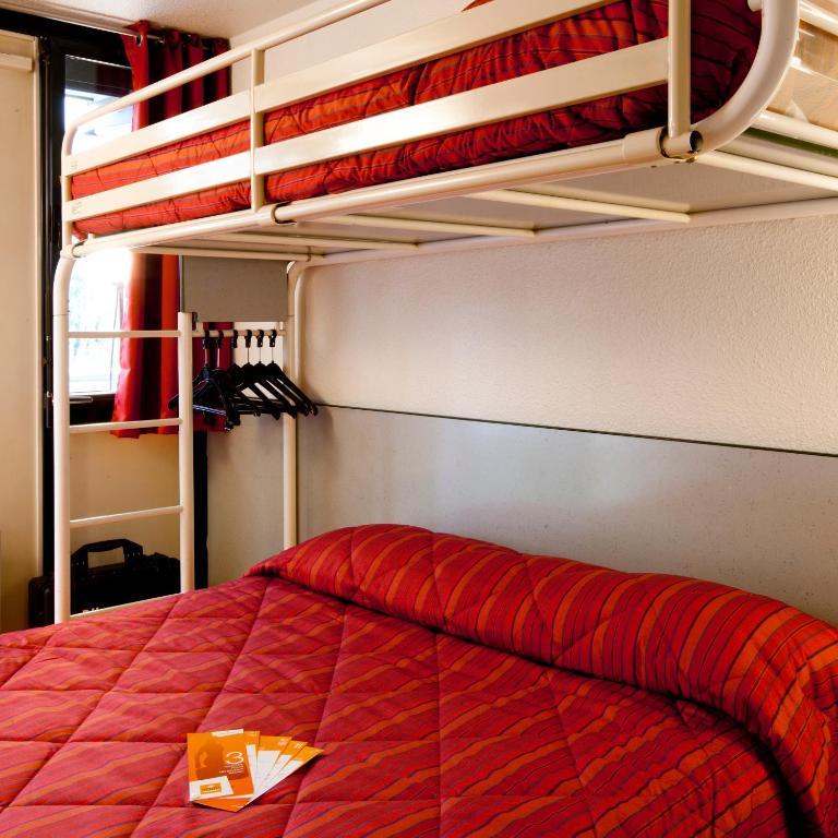 Premiere Classe Lyon Est Aeroport Saint Exupery Room photo